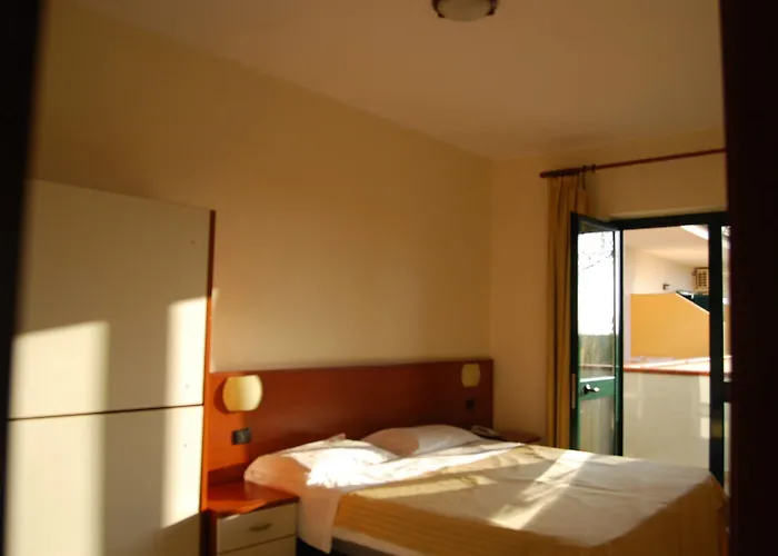 Domus Hotel 3*