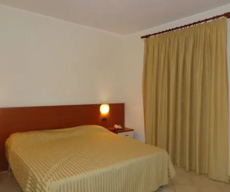 Hotel Domus 3*