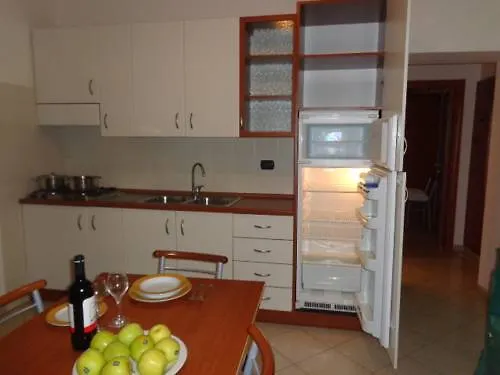 Domus סנטה מריה דל צ'דרו